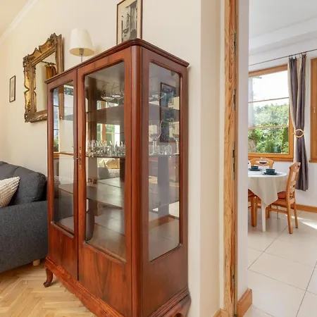 Spacious & Elegant For 8 Guests In By Renters Apartman Sopot