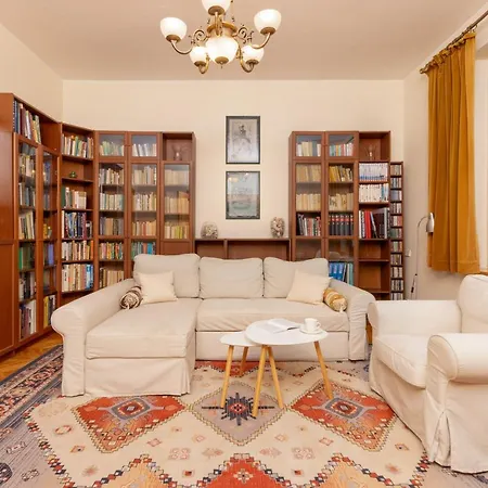 Spacious & Elegant For 8 Guests In By Renters Apartman Sopot