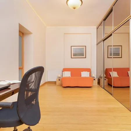 Διαμέρισμα Spacious & Elegant For 8 Guests In By Renters Σόποτ