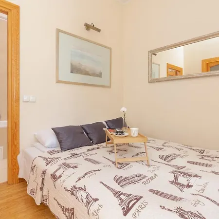 Διαμέρισμα Spacious & Elegant For 8 Guests In By Renters Σόποτ